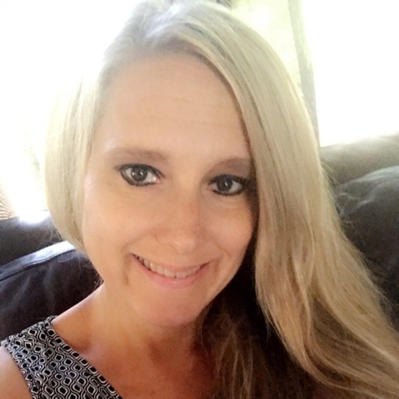 Meet your Posher, Leann - Picture 2 of 2